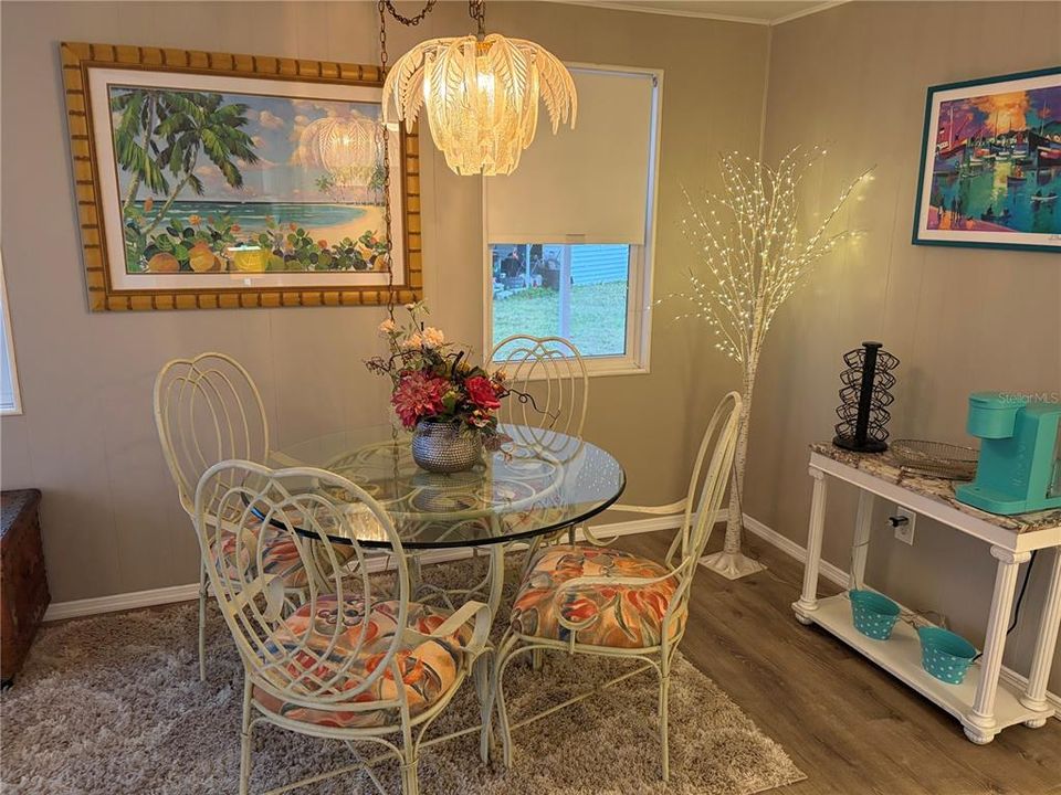 For Sale: $180,000 (2 beds, 2 baths, 1060 Square Feet)
