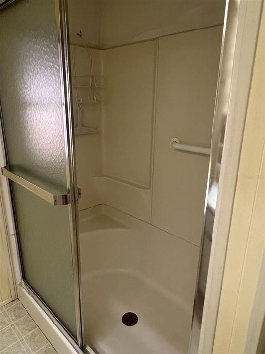 На продажу: $64,900 (2 спален, 1 ванн, 768 Квадратных фут)