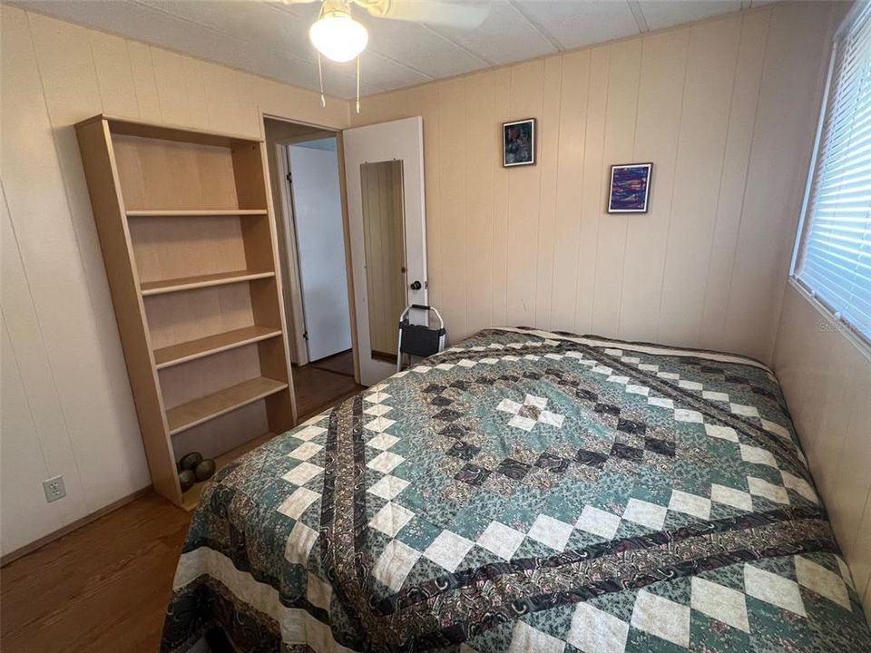 На продажу: $64,900 (2 спален, 1 ванн, 768 Квадратных фут)