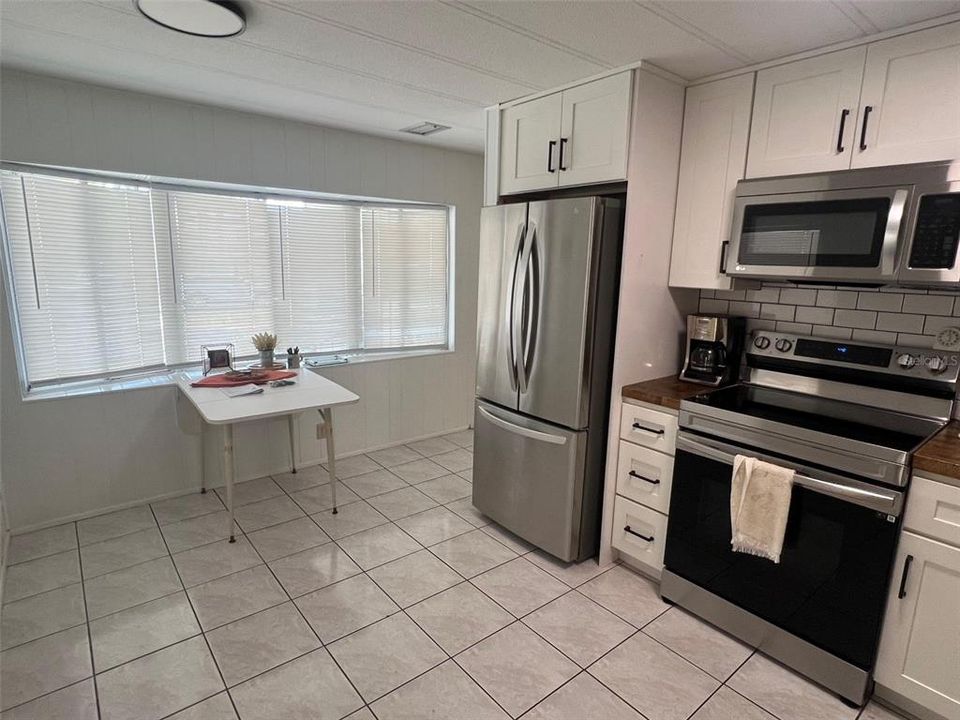 На продажу: $64,900 (2 спален, 1 ванн, 768 Квадратных фут)