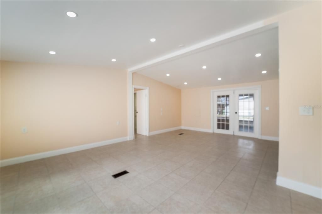 Active With Contract: $320,000 (3 beds, 2 baths, 1567 Square Feet)
