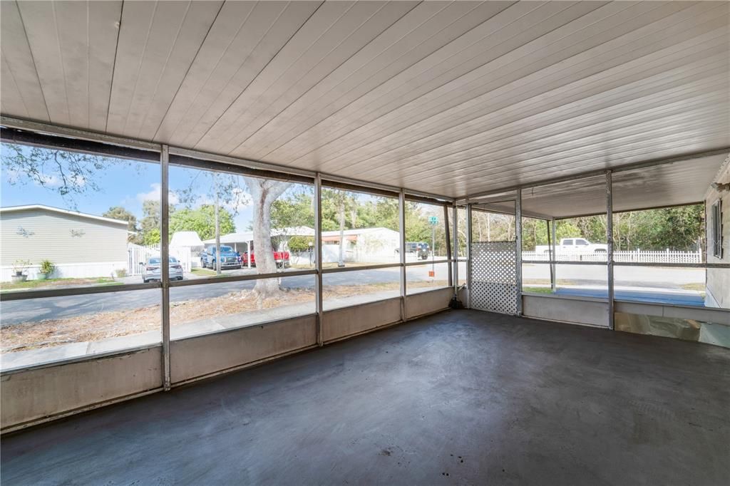 Active With Contract: $320,000 (3 beds, 2 baths, 1567 Square Feet)