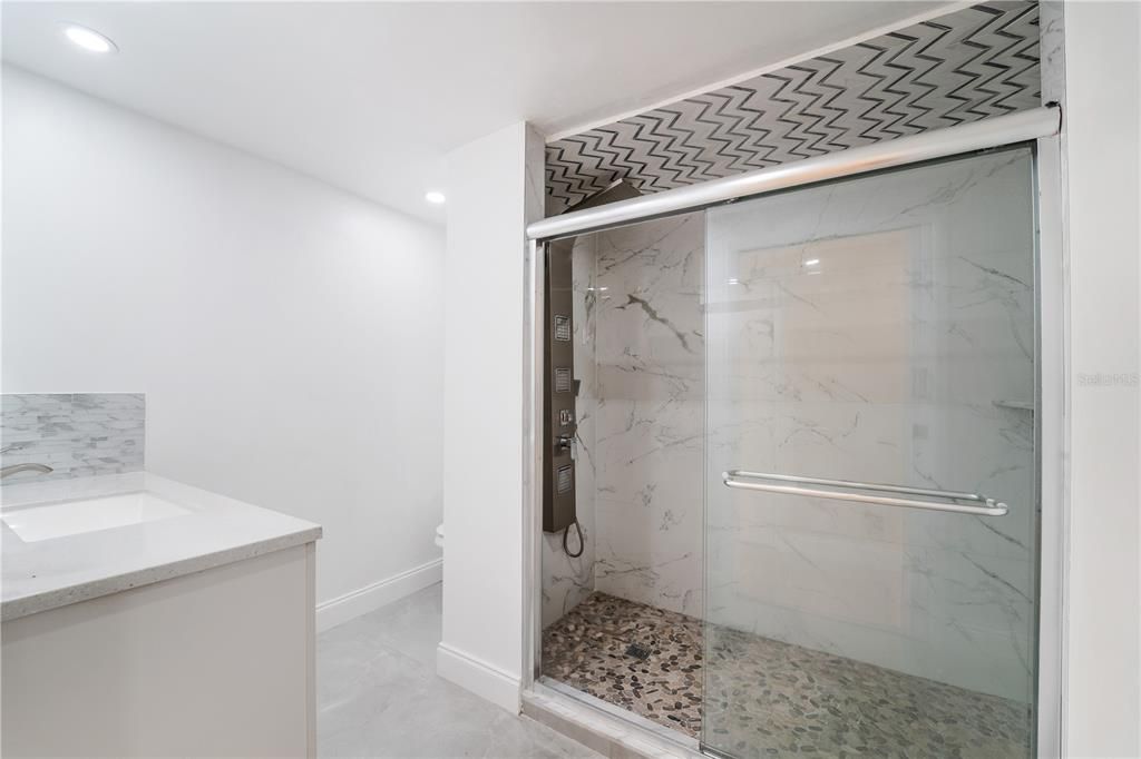 Active With Contract: $320,000 (3 beds, 2 baths, 1567 Square Feet)