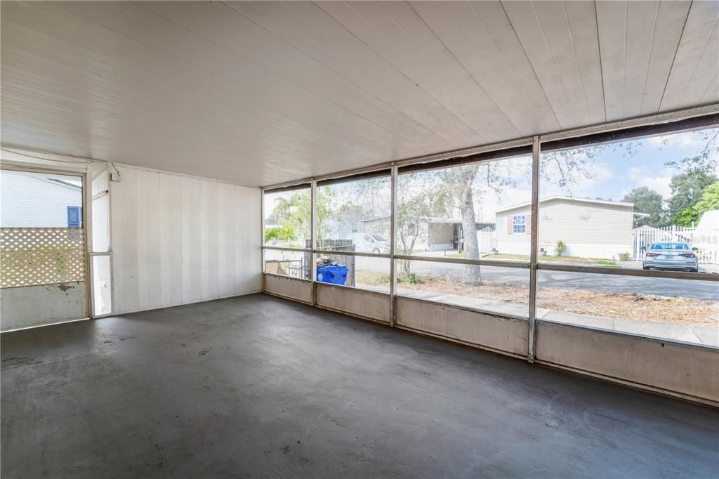 Active With Contract: $320,000 (3 beds, 2 baths, 1567 Square Feet)