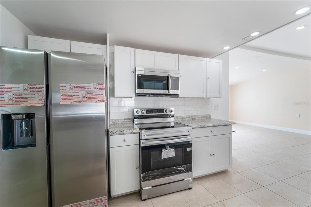 Active With Contract: $320,000 (3 beds, 2 baths, 1567 Square Feet)