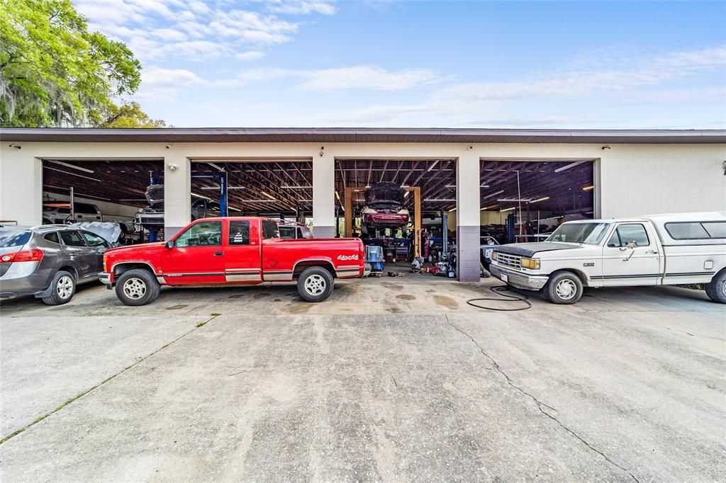 Active With Contract: $699,900 (0 beds, 0 baths, 7500 Square Feet)