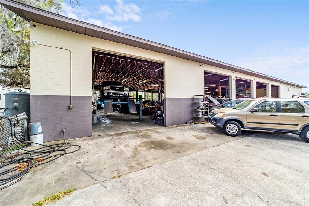 Active With Contract: $699,900 (0 beds, 0 baths, 7500 Square Feet)