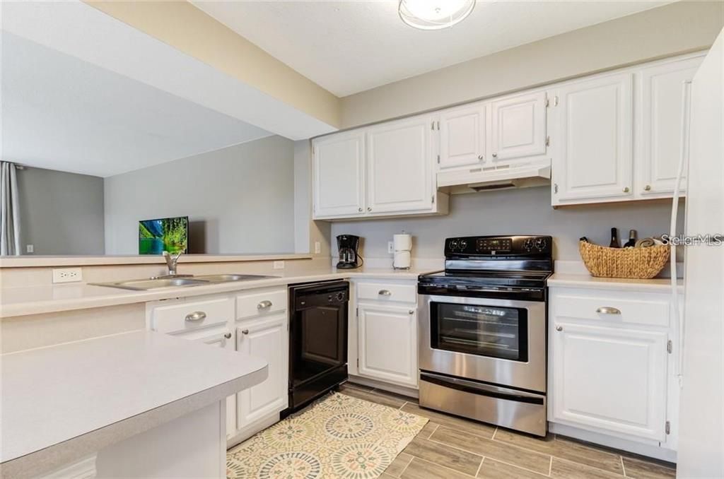 For Sale: $193,000 (2 beds, 2 baths, 1288 Square Feet)