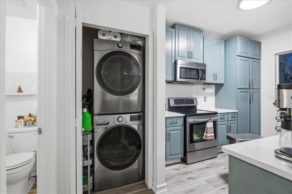 Activo con contrato: $249,900 (3 camas, 2 baños, 1364 Pies cuadrados)