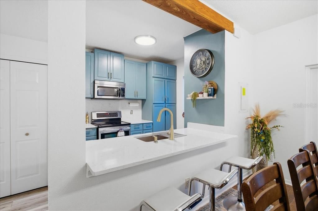 Activo con contrato: $249,900 (3 camas, 2 baños, 1364 Pies cuadrados)