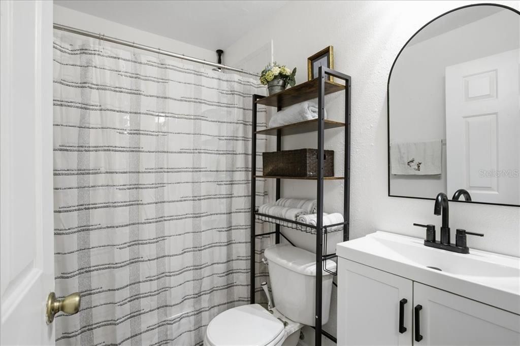Activo con contrato: $249,900 (3 camas, 2 baños, 1364 Pies cuadrados)