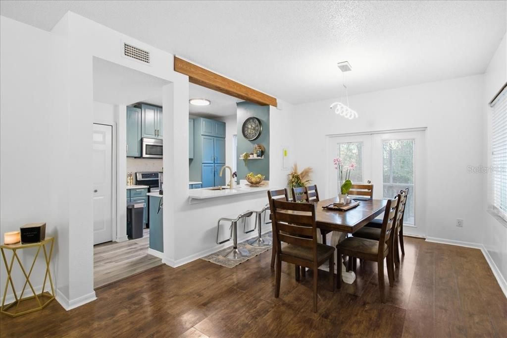 Activo con contrato: $249,900 (3 camas, 2 baños, 1364 Pies cuadrados)