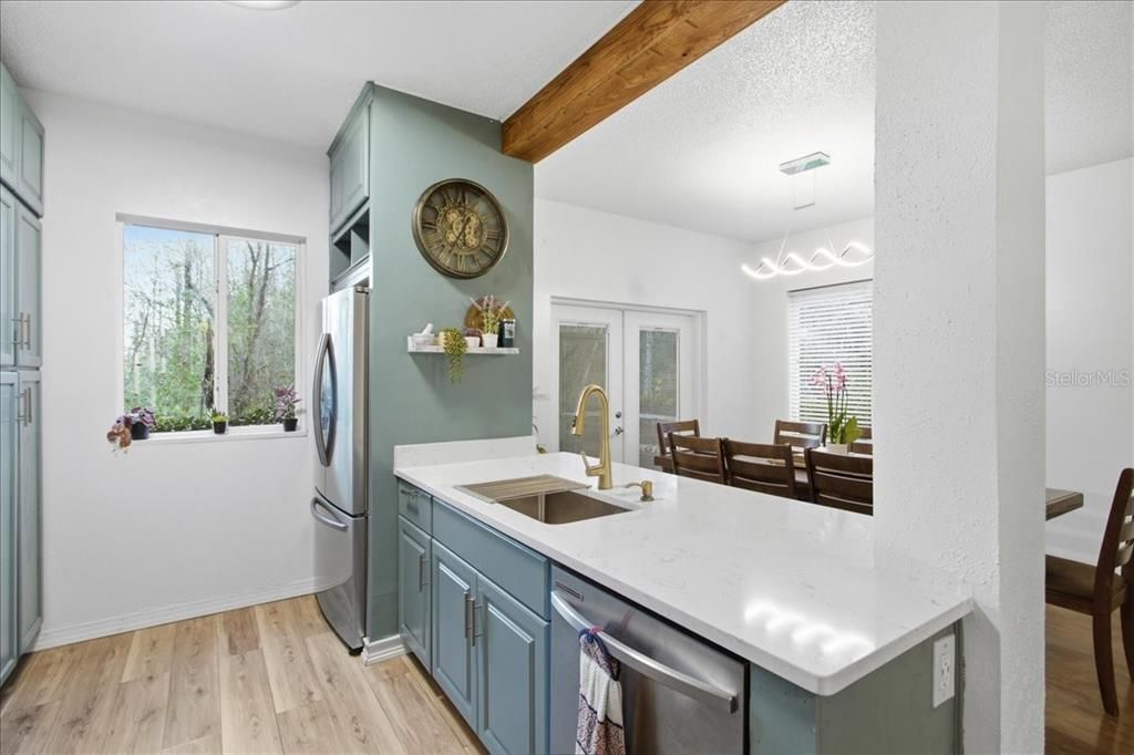 Activo con contrato: $249,900 (3 camas, 2 baños, 1364 Pies cuadrados)