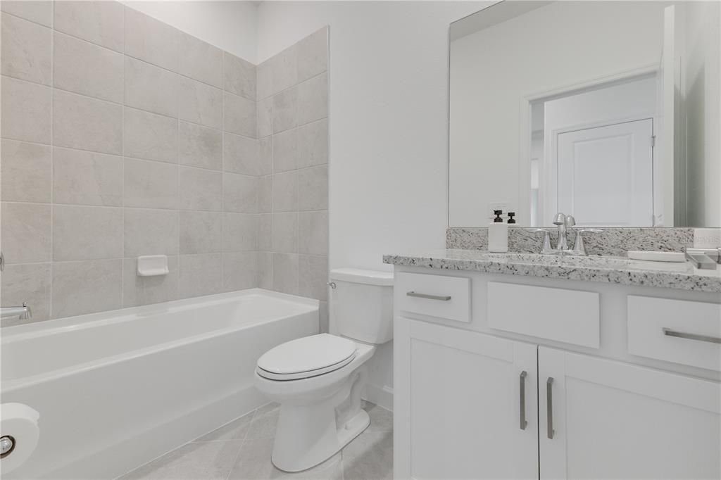 For Sale: $329,999 (3 beds, 3 baths, 1852 Square Feet)