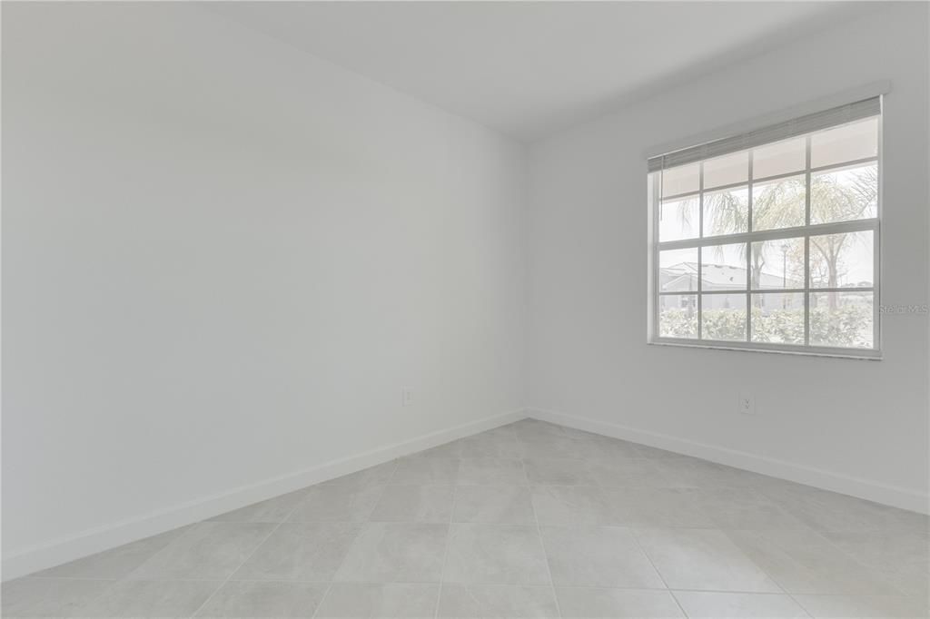 For Sale: $329,999 (3 beds, 3 baths, 1852 Square Feet)