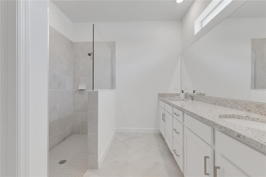 For Sale: $329,999 (3 beds, 3 baths, 1852 Square Feet)