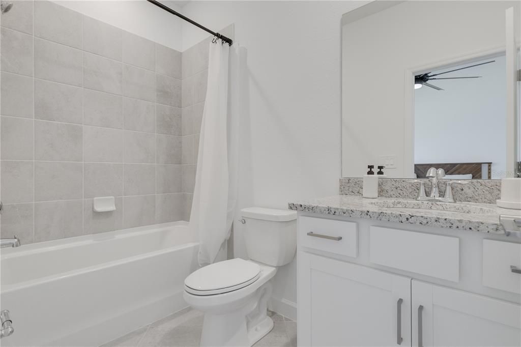 For Sale: $329,999 (3 beds, 3 baths, 1852 Square Feet)