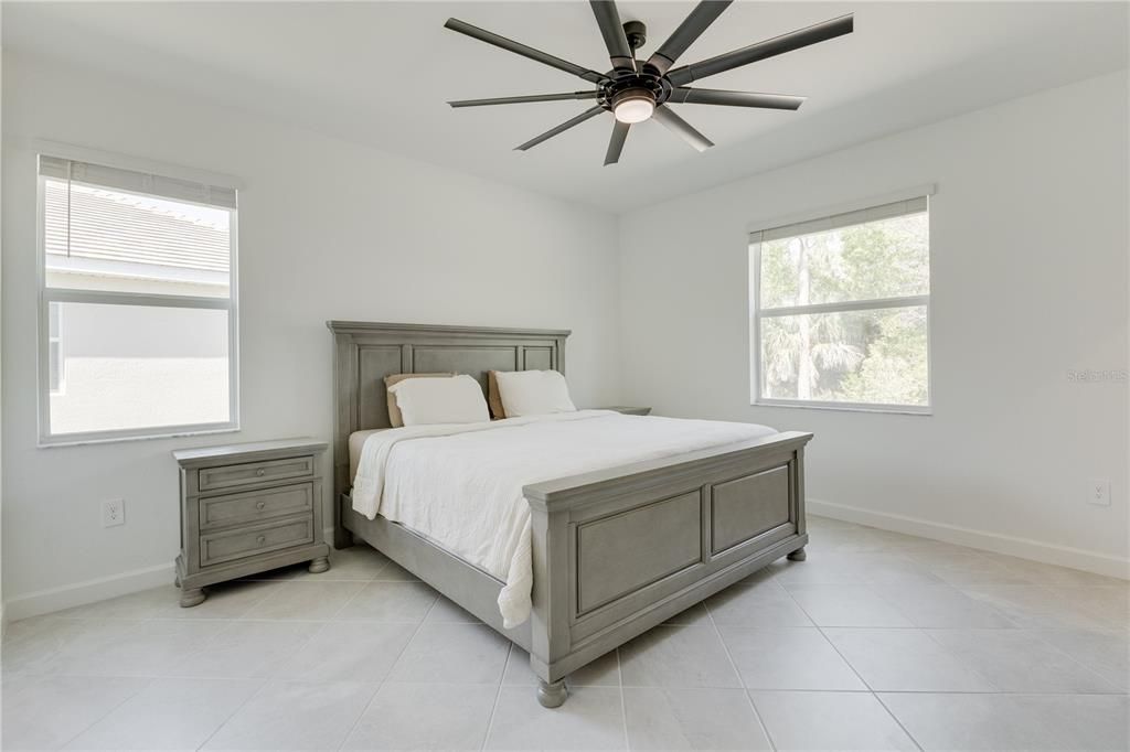 For Sale: $329,999 (3 beds, 3 baths, 1852 Square Feet)