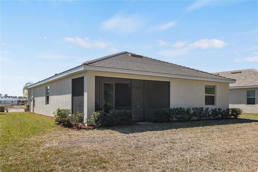 For Sale: $329,999 (3 beds, 3 baths, 1852 Square Feet)