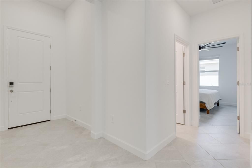 For Sale: $329,999 (3 beds, 3 baths, 1852 Square Feet)