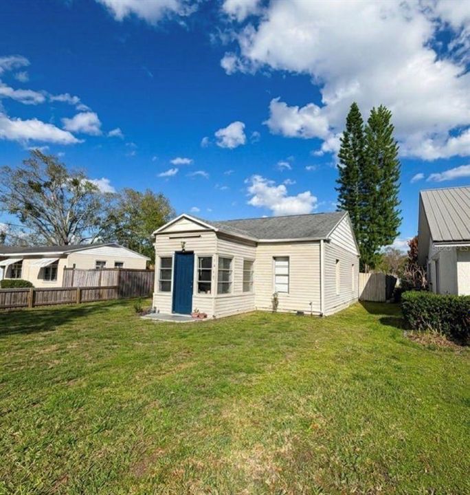 Activo con contrato: $249,900 (2 camas, 2 baños, 995 Pies cuadrados)