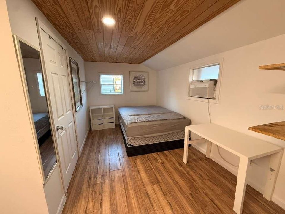 Activo con contrato: $249,900 (2 camas, 2 baños, 995 Pies cuadrados)