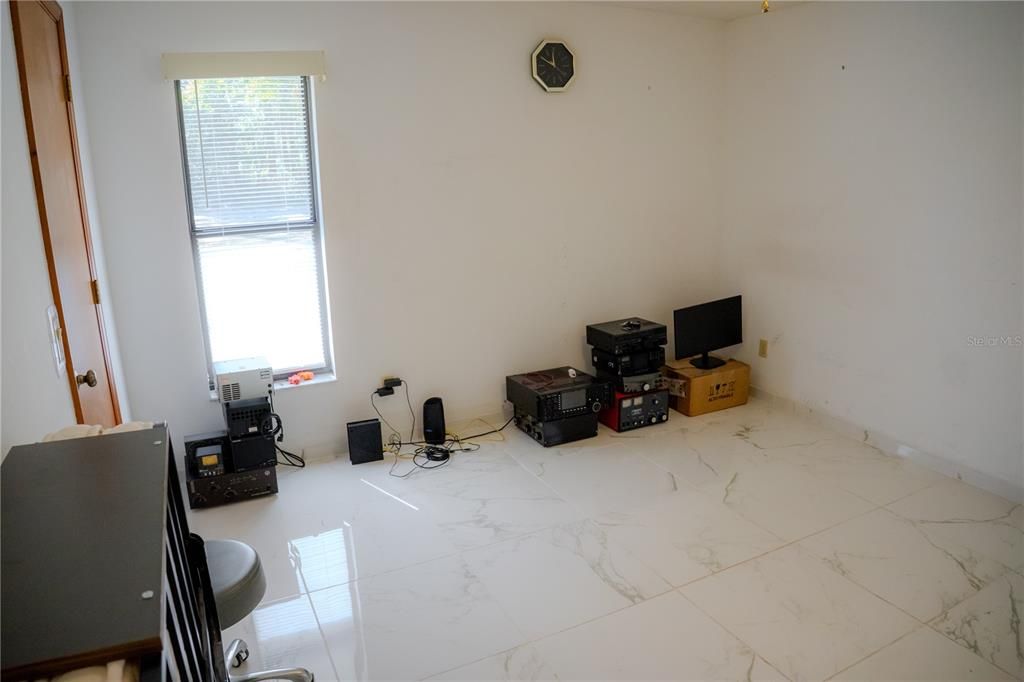 Active With Contract: $269,900 (2 beds, 2 baths, 1402 Square Feet)
