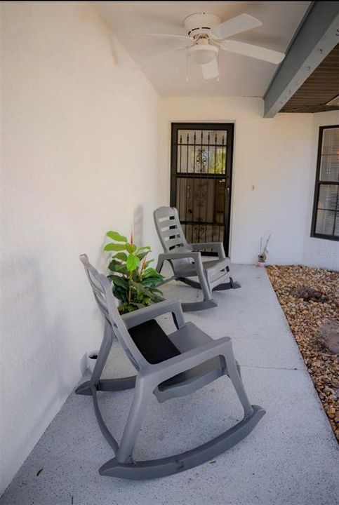 Active With Contract: $269,900 (2 beds, 2 baths, 1402 Square Feet)