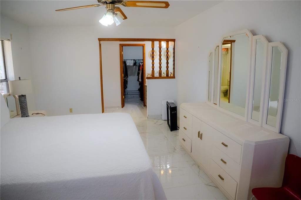 Active With Contract: $269,900 (2 beds, 2 baths, 1402 Square Feet)