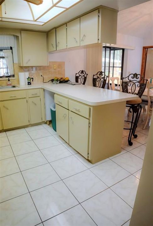 Active With Contract: $269,900 (2 beds, 2 baths, 1402 Square Feet)