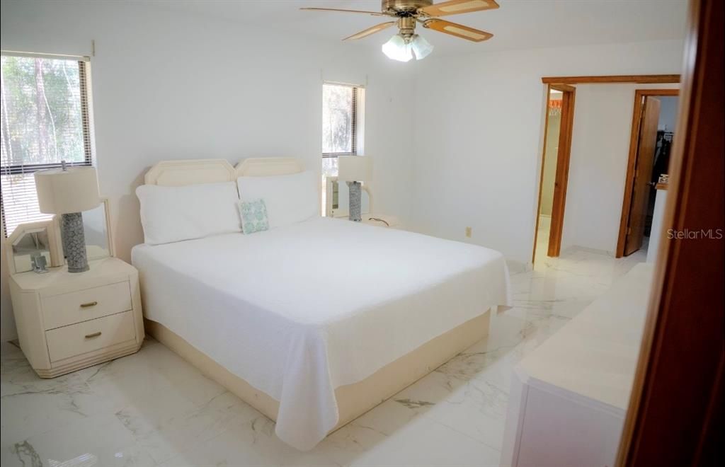 Active With Contract: $269,900 (2 beds, 2 baths, 1402 Square Feet)