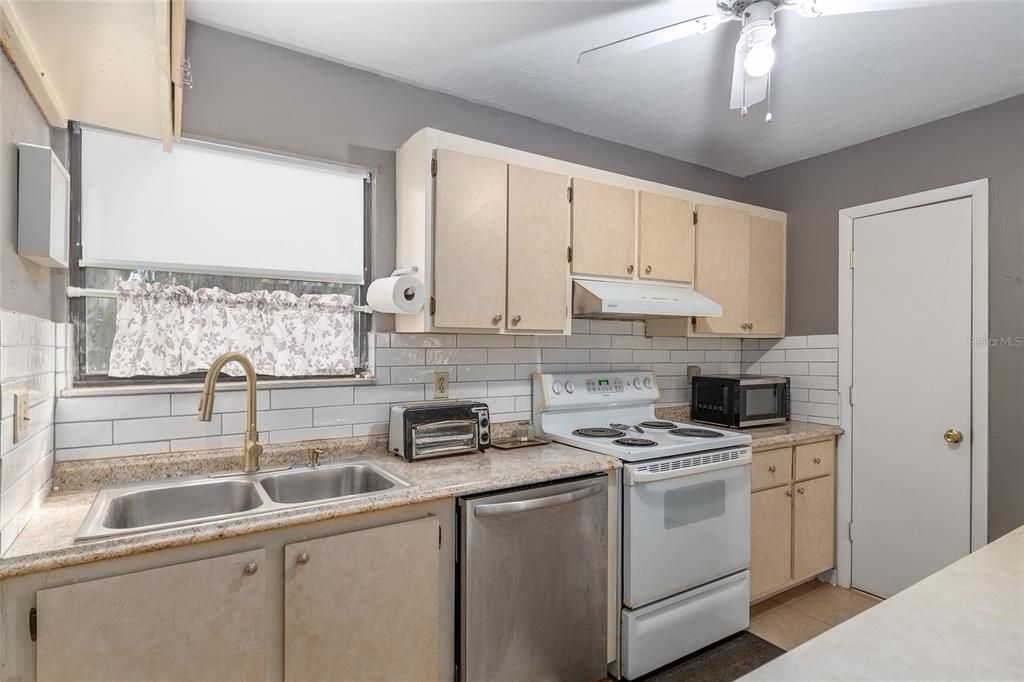 En Venta: $81,900 (1 camas, 1 baños, 876 Pies cuadrados)