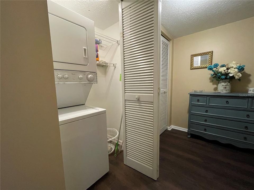 待售: $109,900 (2 贝兹, 2 浴室, 1108 平方英尺)