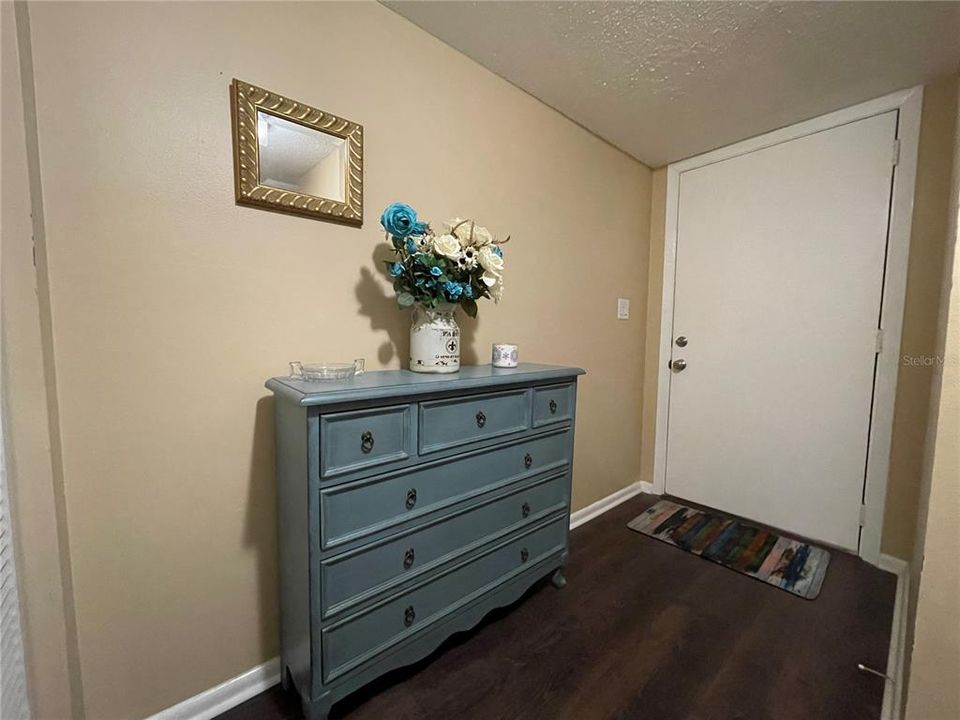 待售: $109,900 (2 贝兹, 2 浴室, 1108 平方英尺)