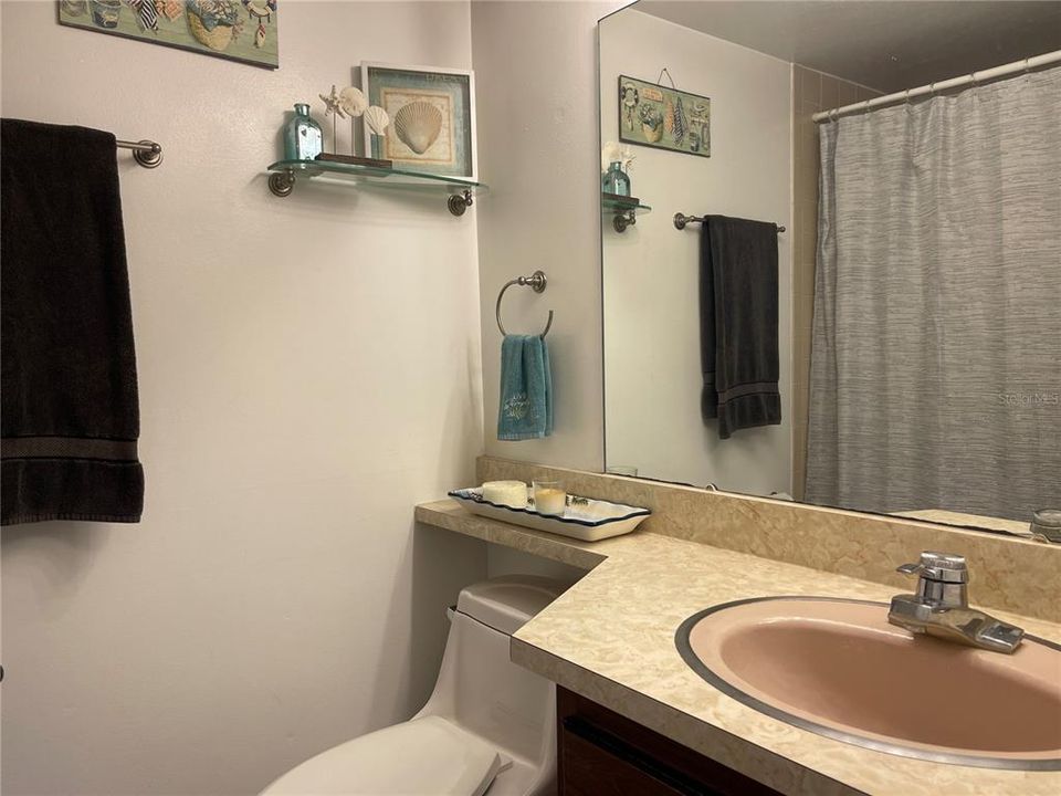 待售: $109,900 (2 贝兹, 2 浴室, 1108 平方英尺)