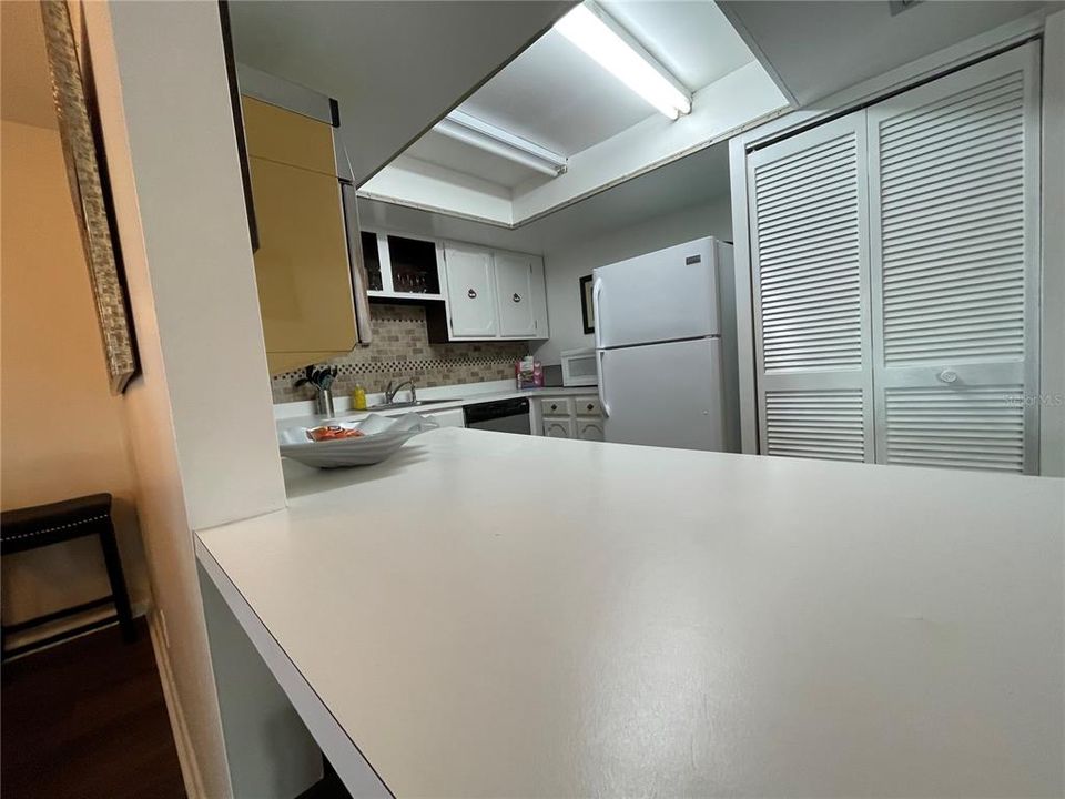 待售: $109,900 (2 贝兹, 2 浴室, 1108 平方英尺)