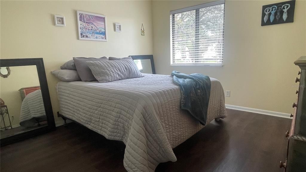 待售: $109,900 (2 贝兹, 2 浴室, 1108 平方英尺)