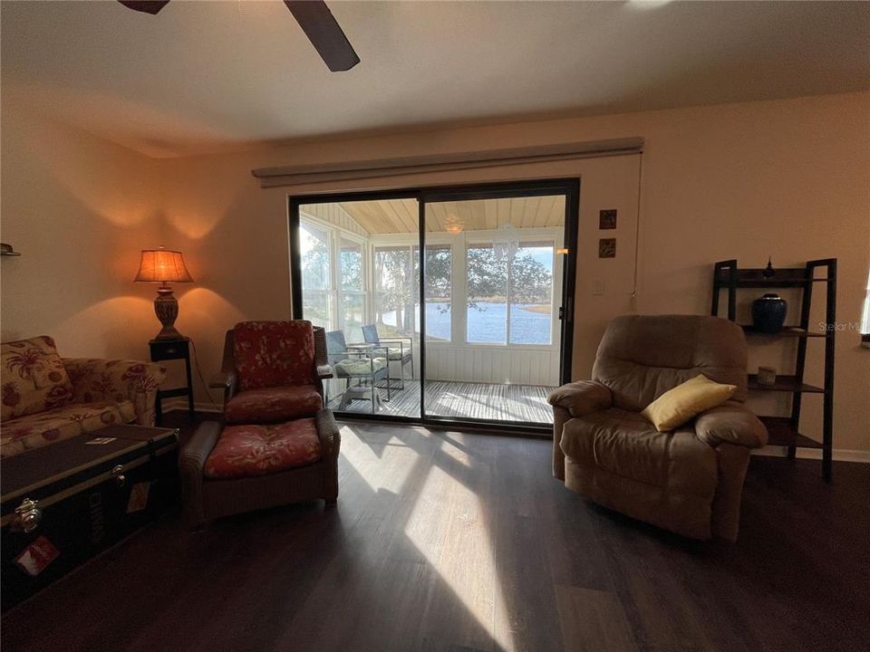 待售: $109,900 (2 贝兹, 2 浴室, 1108 平方英尺)