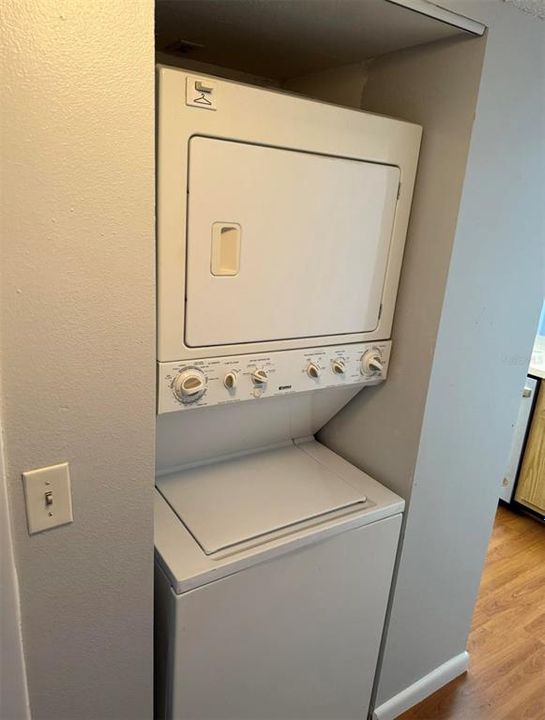 Active With Contract: $1,500 (2 beds, 2 baths, 1064 Square Feet)