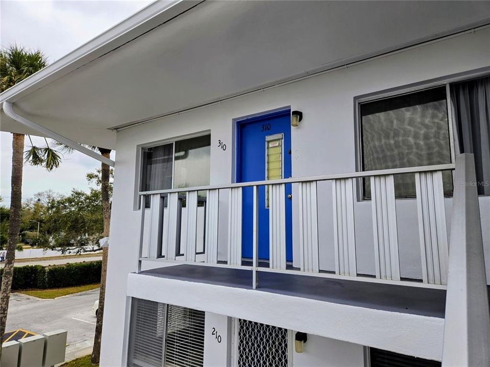 На продажу: $85,500 (2 спален, 2 ванн, 912 Квадратных фут)