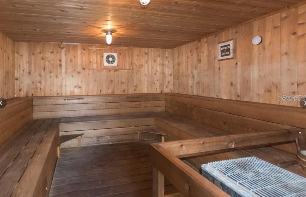 На продажу: $85,500 (2 спален, 2 ванн, 912 Квадратных фут)