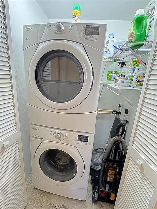 Под контрактом: $2,100 (2 спален, 2 ванн, 1205 Квадратных фут)