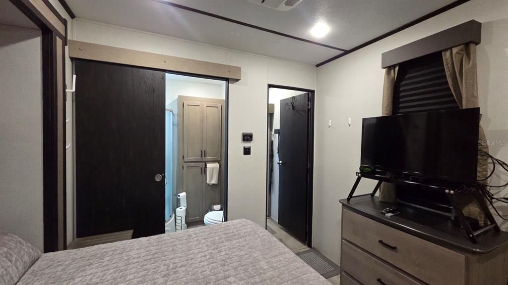 На продажу: $359,000 (0.07 acres)