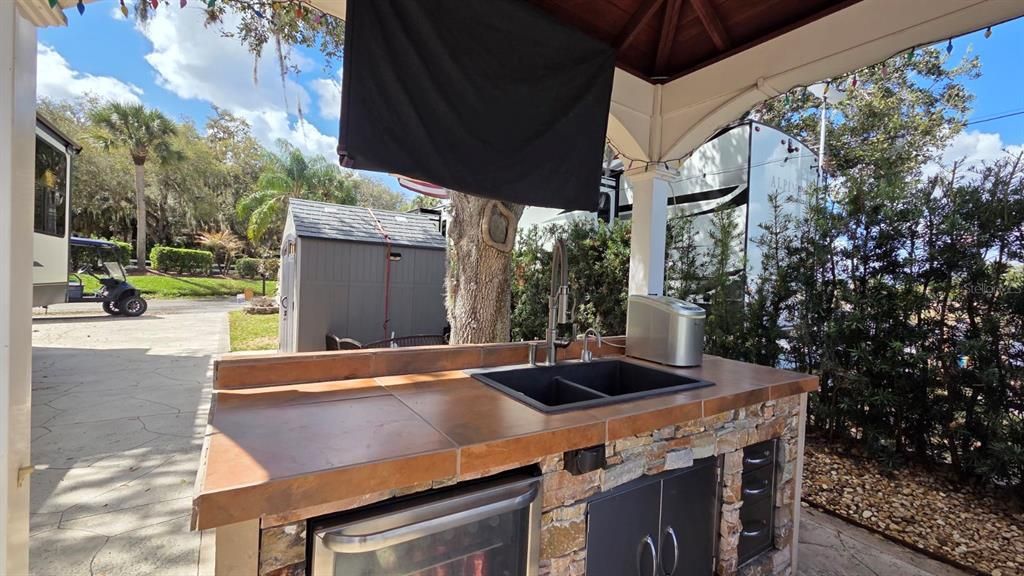 На продажу: $359,000 (0.07 acres)