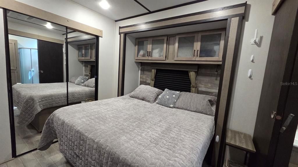 На продажу: $359,000 (0.07 acres)