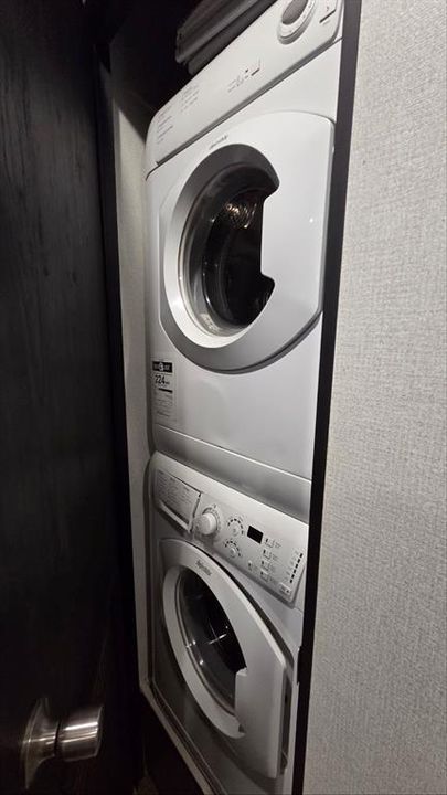 На продажу: $359,000 (0.07 acres)