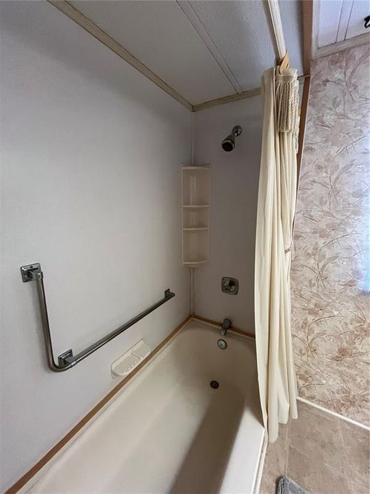 Activo con contrato: $135,000 (2 camas, 2 baños, 1128 Pies cuadrados)