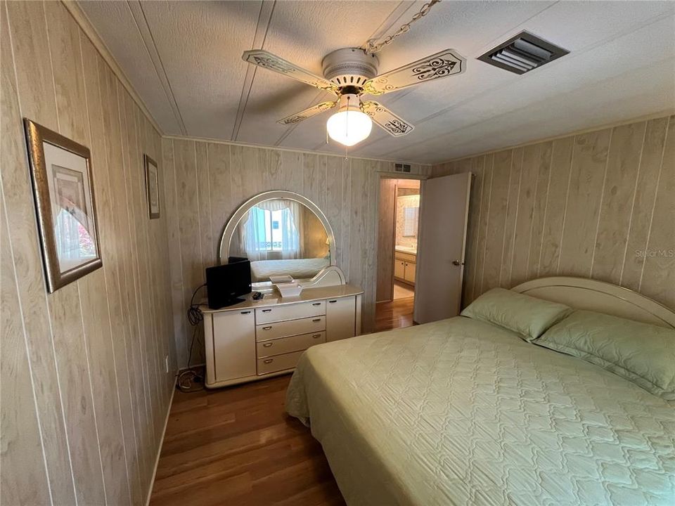 Activo con contrato: $135,000 (2 camas, 2 baños, 1128 Pies cuadrados)