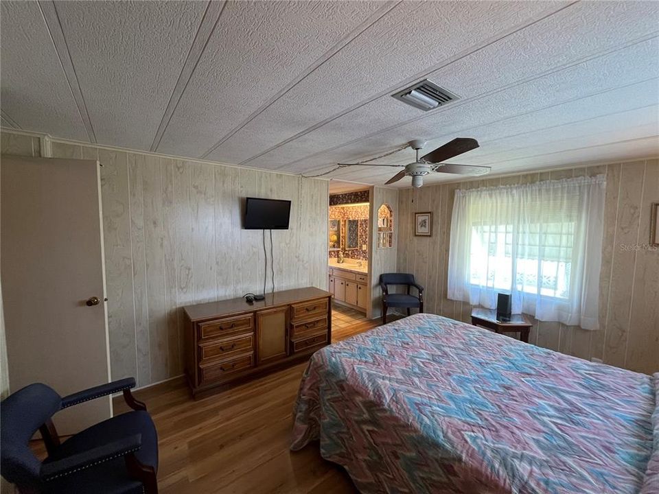 Activo con contrato: $135,000 (2 camas, 2 baños, 1128 Pies cuadrados)
