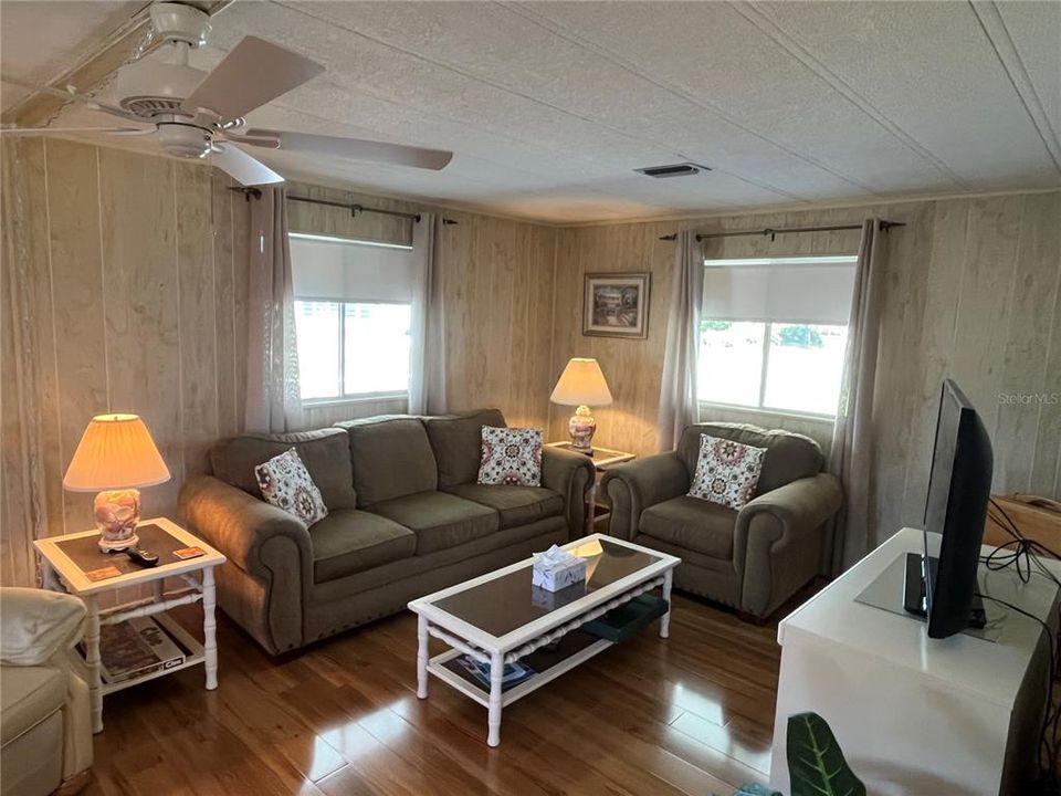 Activo con contrato: $135,000 (2 camas, 2 baños, 1128 Pies cuadrados)